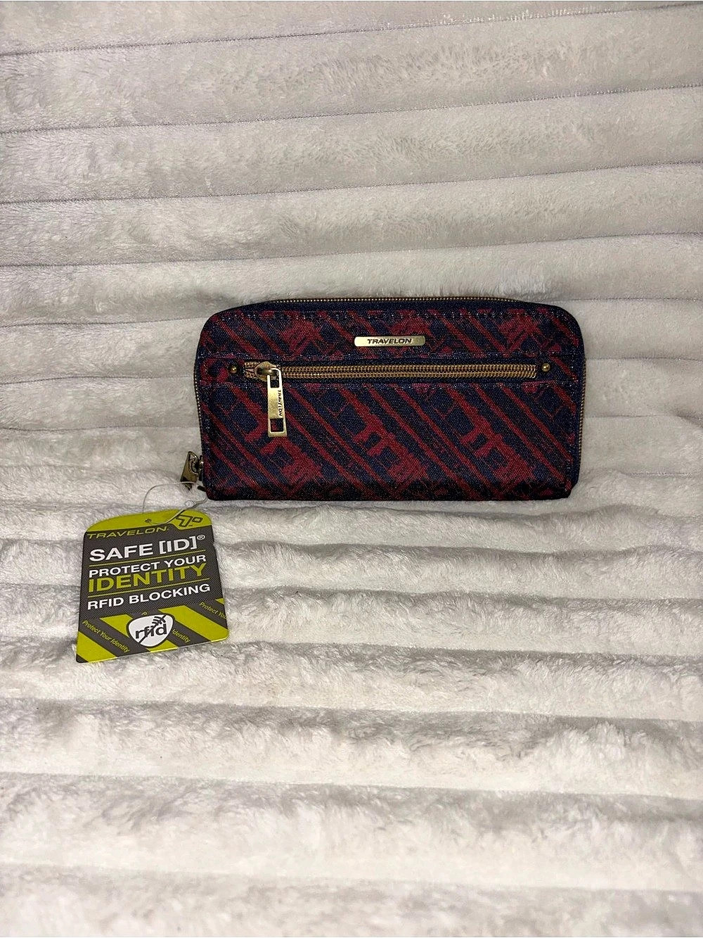 Travelon RFID Blocking Double Zip Wallet Black & Red
